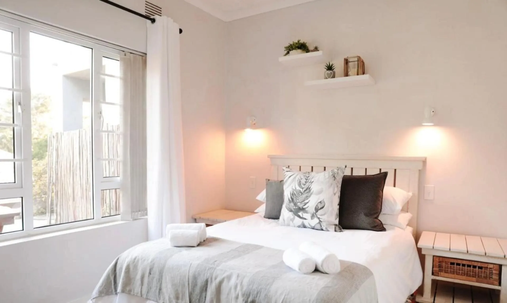 Ripplemead two-bedroom unit at Amblewood Guest House, Kenton-on-Sea