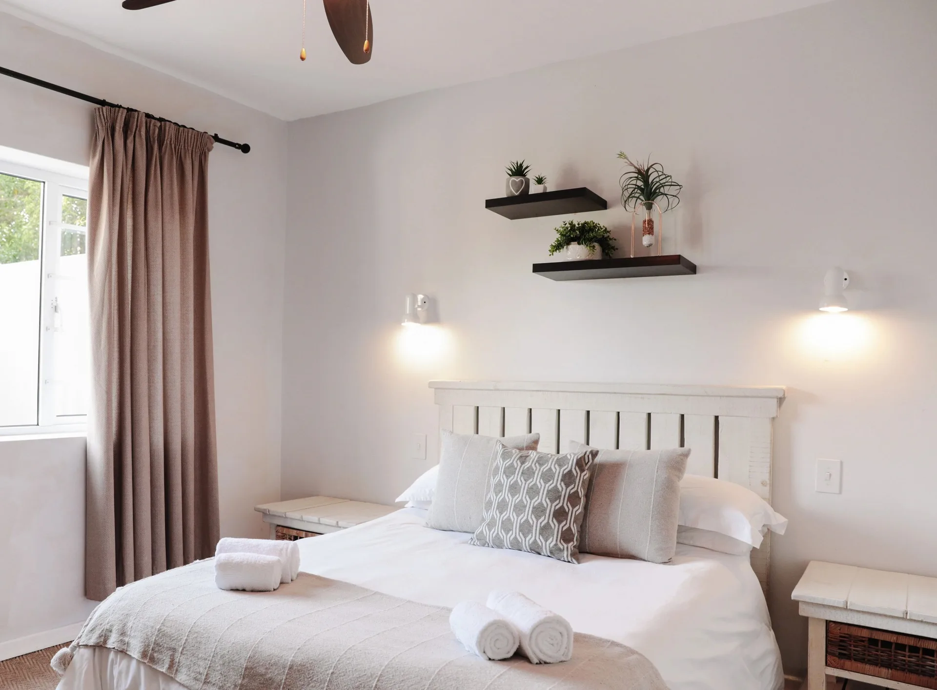 Wildcrest three-bedroom unit at Amblewood Guest House, Kenton-on-Sea